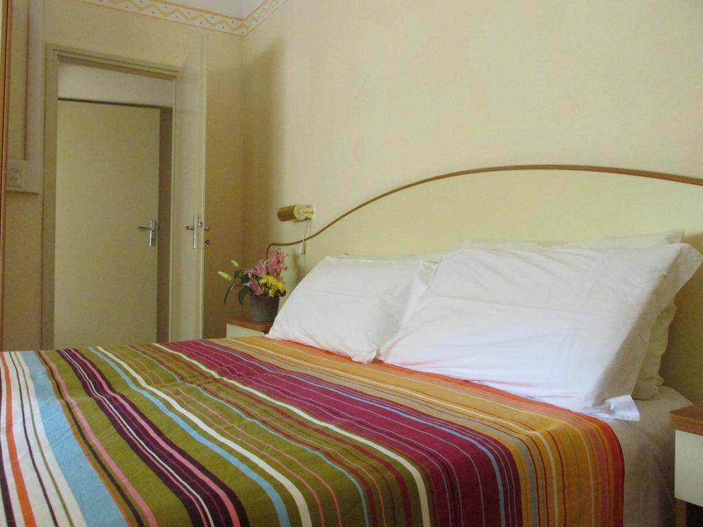 Hotel Helvetia Milano Marittima Phòng bức ảnh
